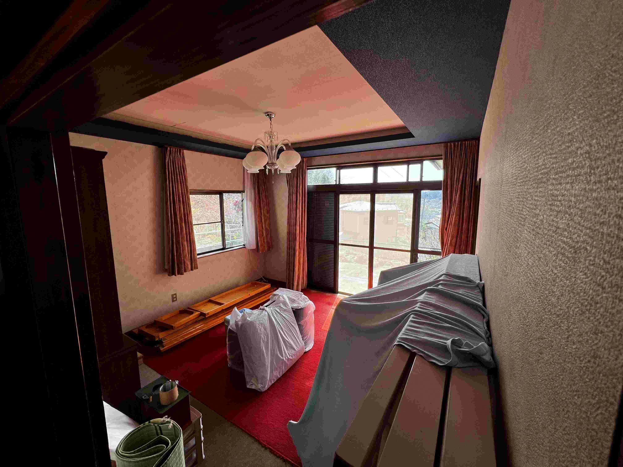 room1-1.jpg