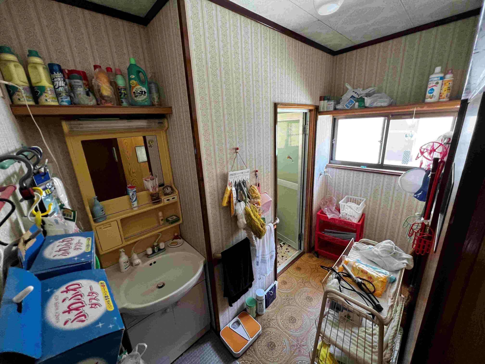 washroom.jpg